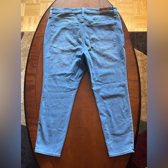 Madewell Curvy Skinny Roadtripper cropped jeans. High rise. Blue medium wash 31P - Picture 6 of 12